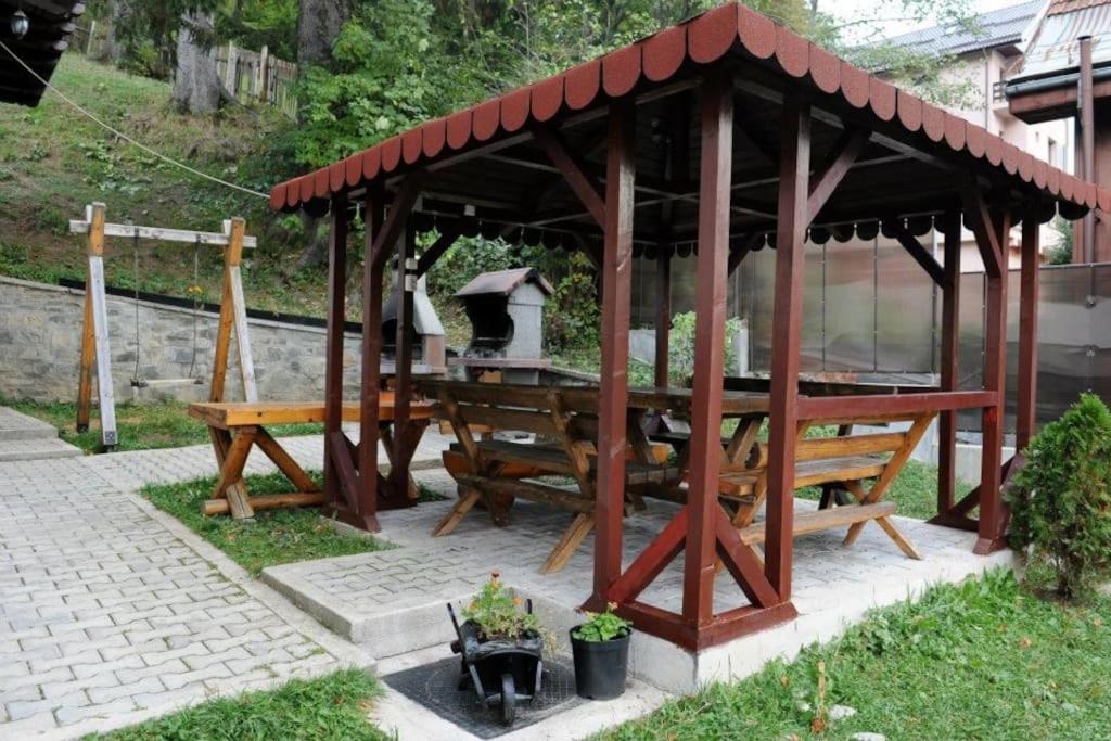Vila Bradet Buşteni Exteriér fotografie